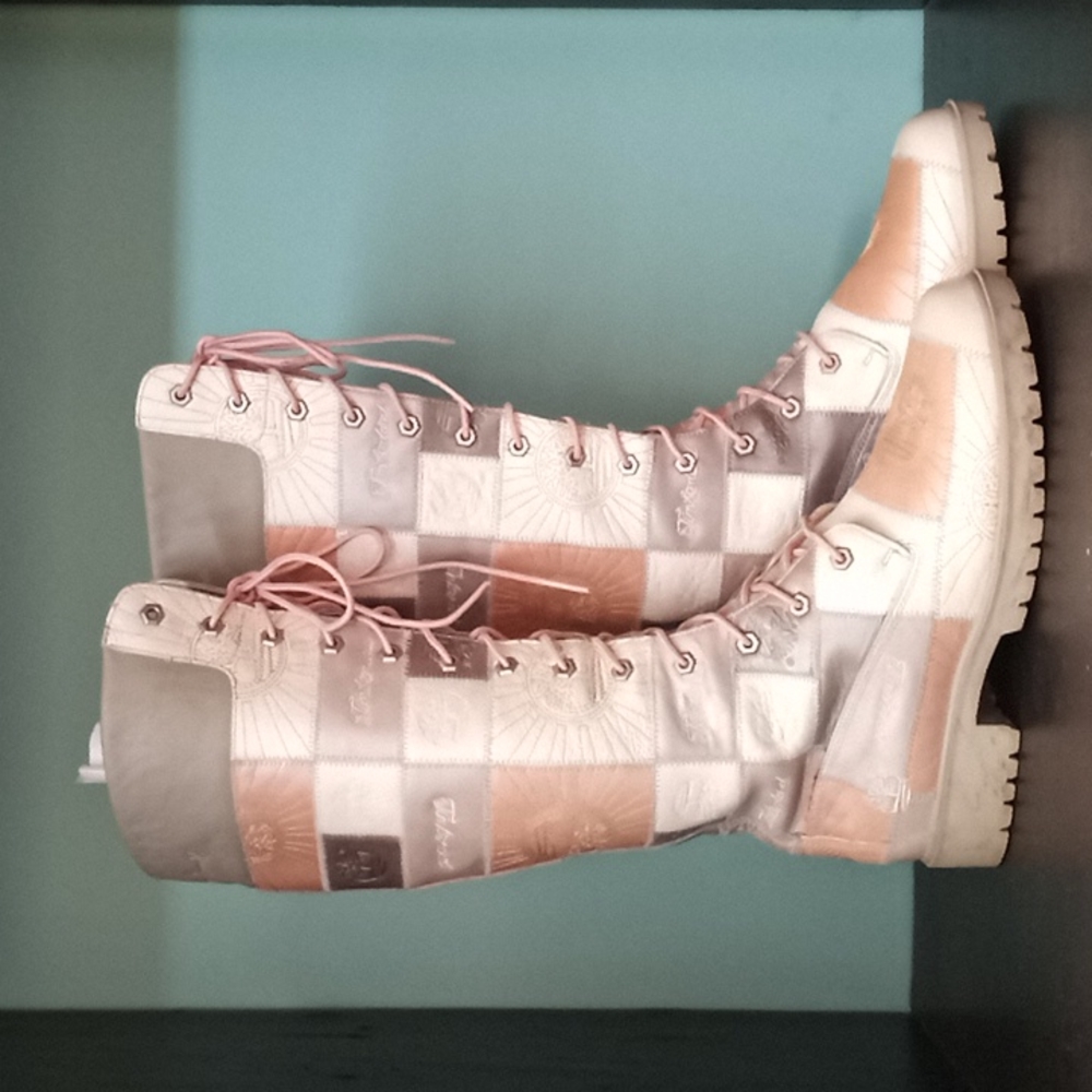 RARE TIMBERLAND 9.5 WOMENS BOOTS